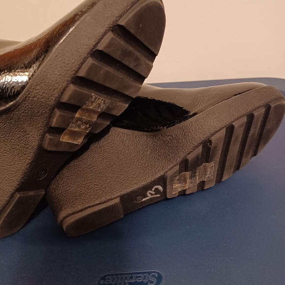 Womens Patent Leather Rain Boot - Picture 8 of 8